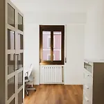 Luminoso Trilocale Vicino Stazione E M3 Rogoredo Ideale Per Lavoro Appartement