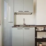 Luminoso Trilocale Vicino Stazione E M3 Rogoredo Ideale Per Lavoro Appartement