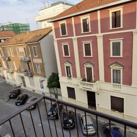 Luminoso Trilocale Vicino Stazione E M3 Rogoredo Ideale Per Lavoro Apartamento Milán