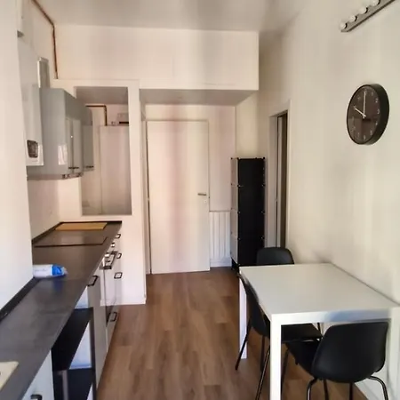 Luminoso Trilocale Vicino Stazione E M3 Rogoredo Ideale Per Lavoro Milán